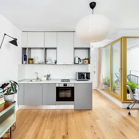 Daire Urban Spaces 7 Victoriei New Building With Parking And Security Bükreş